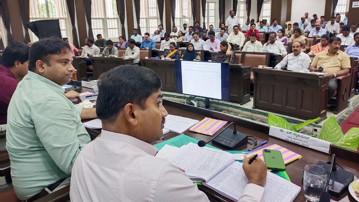 Keep ready an alternative plan for water supply if monsoon fails, officials told