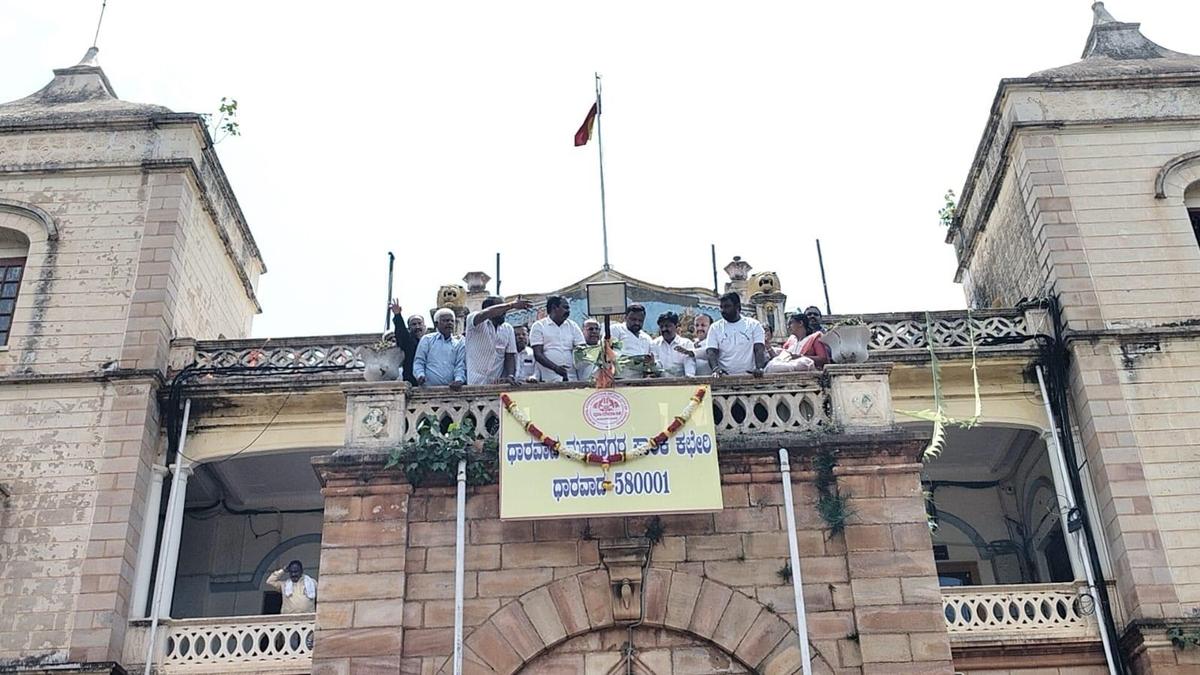 Congress members in HDMC submit resignation to party to highlight demand for separate corporation for Dharwad