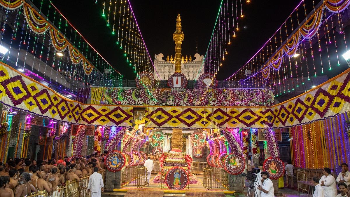 Tirumala witnesses heavy pilgrim, VIP rush for Vaikunta Dwara darshanam