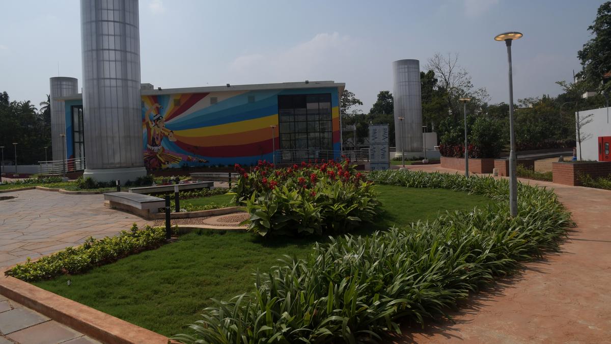 Those working in parks should read and write Tamil, says Chennai