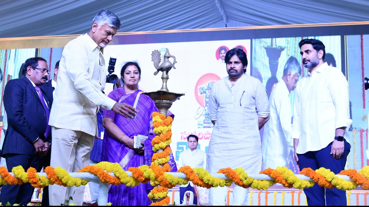 Naidu unveils Swarna Andhra Vision, a blueprint for reconstruction, inclusive growth