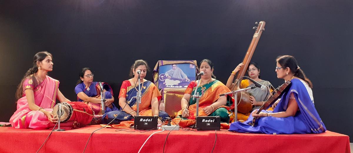 Jyothi Vaidyanathan and Jayanthi Vaidyanathan, known as Vyjayanthi sisters, performing for Sangeetha Ksheera Sagaram