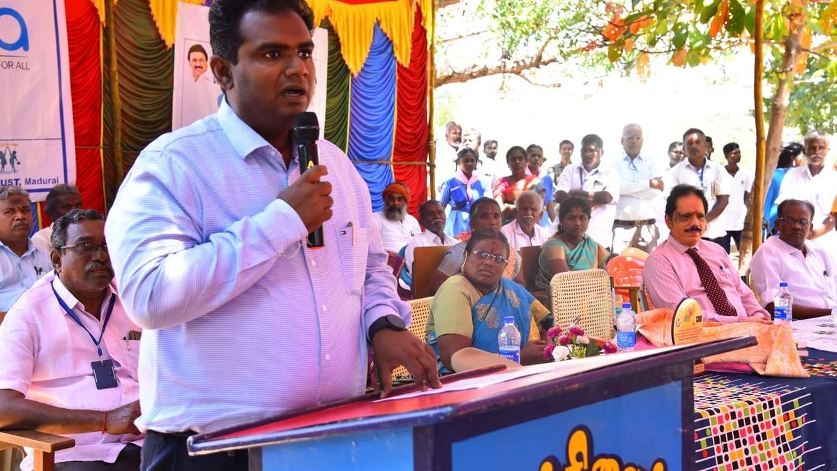 Collector inaugurates digital classroom 