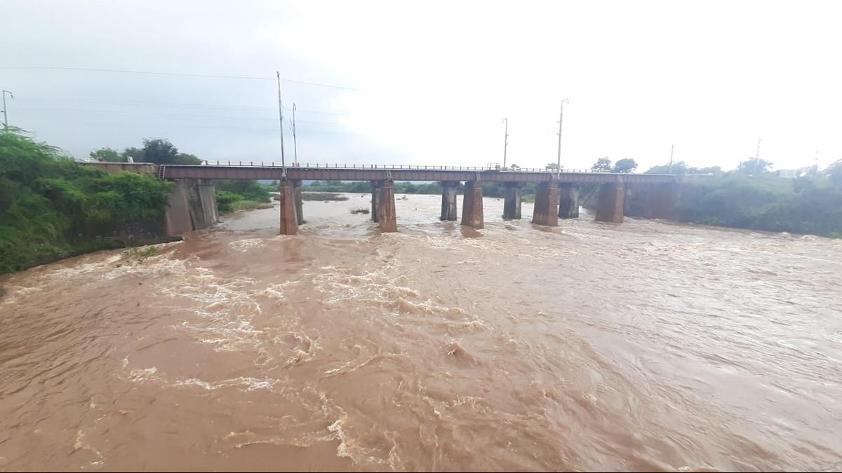 Cyclone Mandous brings gales and downpour to Chittoor