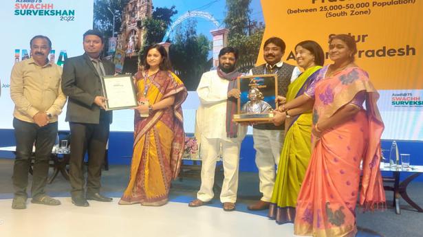 Andhra Pradesh: Saluru municipality gets national award in maintenance of cleanliness