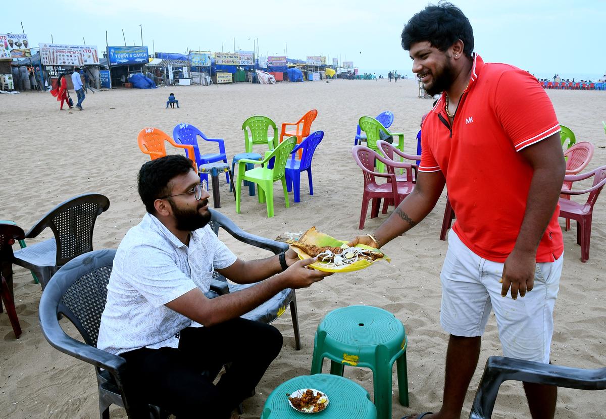 Tamil Nadu, Chennai, 03/08/2023/: ( METRO PLUS ) A view of Pooja fish fry at Bessant Nagar Beach, in Chennai. Photo: Ravindran R/The Hindu