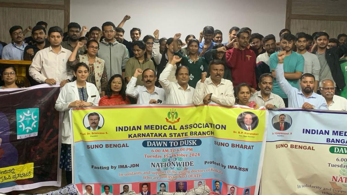 Junior doctors take part in hunger strike in solidarity with R.G. Kar medicos