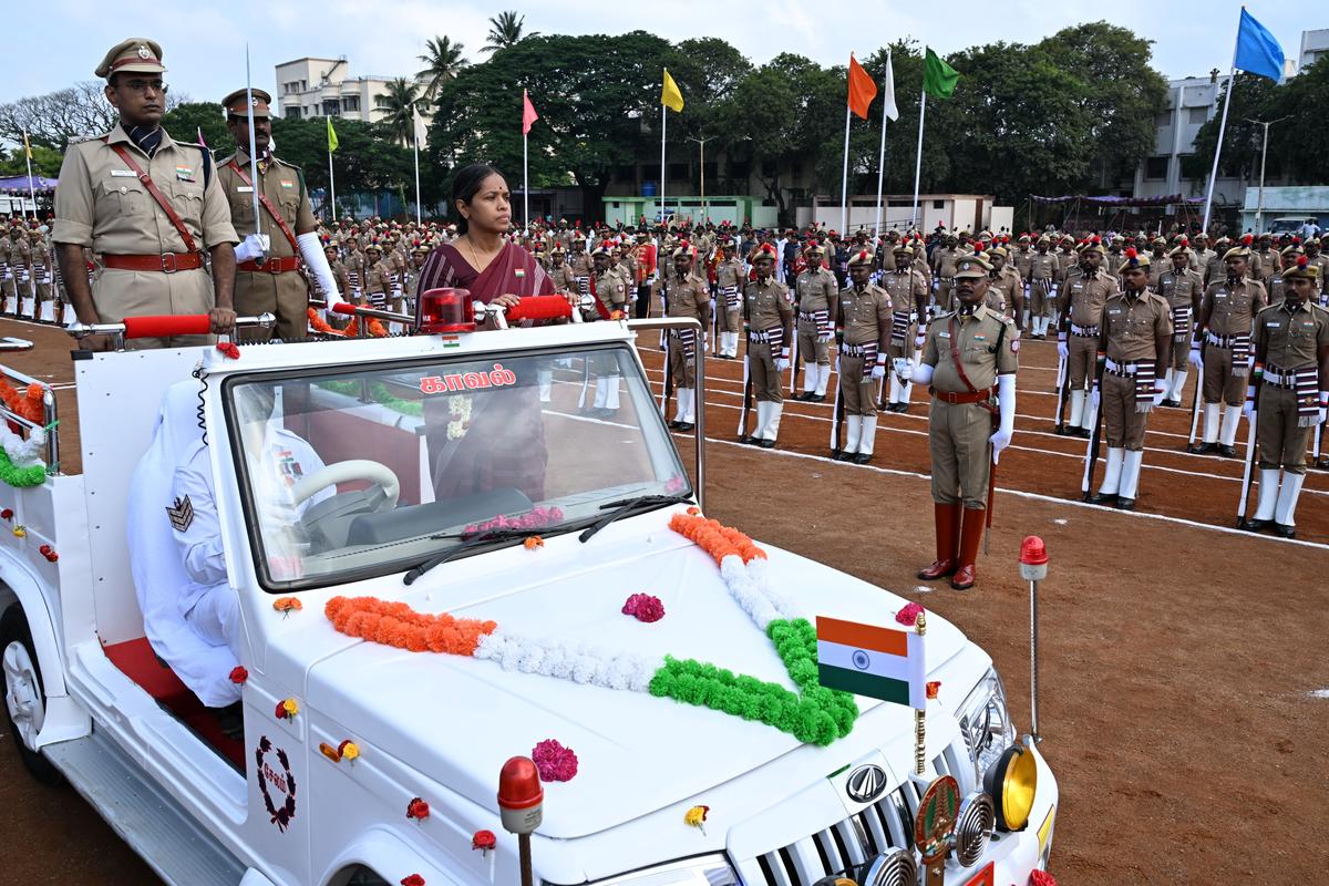 Collector R. Brinda Devi inspecting the guard of honour during the 78th Independence Day celebrations at Mahatma Gandhi Stadium in Salem on Thursday.