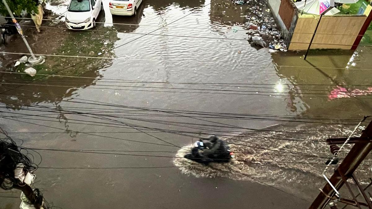 Stalled sewerage work spells misery for colony residents