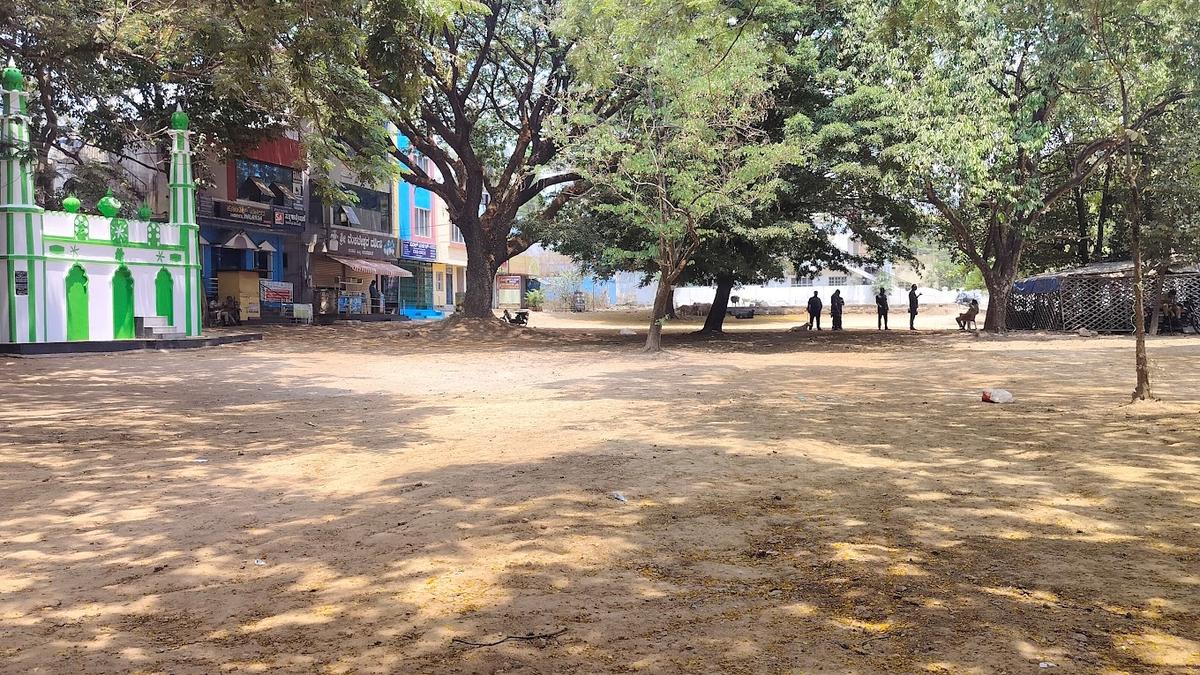 Shivamogga DC holds meeting on Idgah Maidan issue