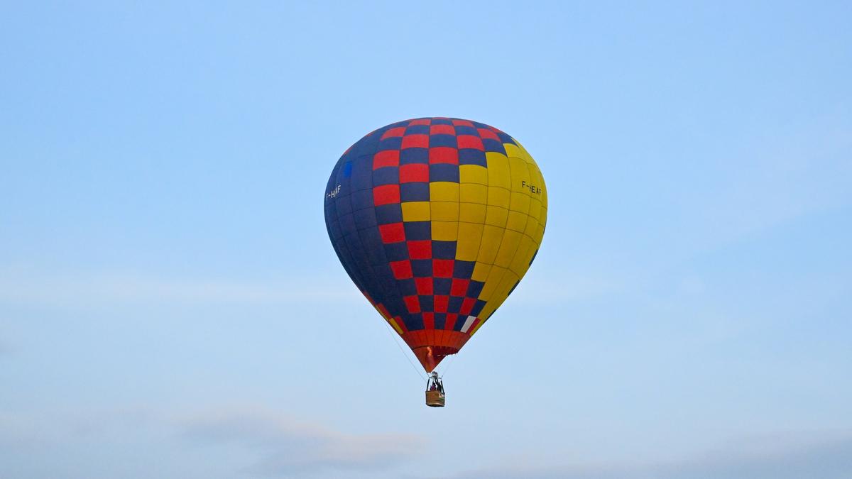 T.N. balloon festival: Yet another hot air balloon goes off course, makes emergency landing