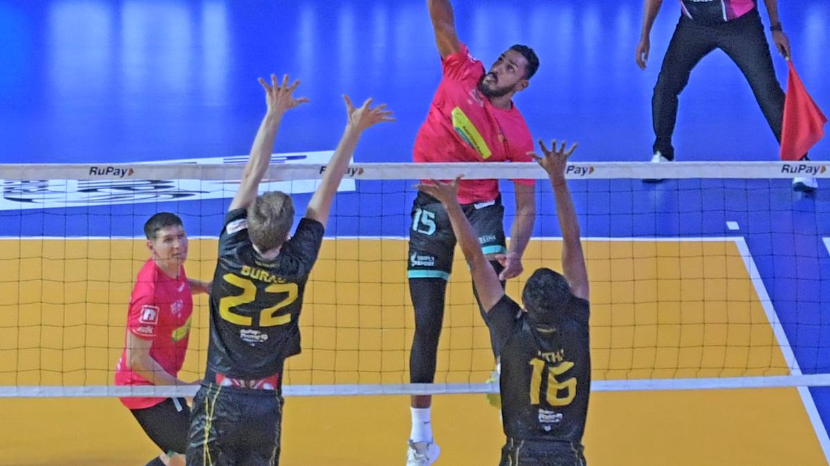 PVL | Bengaluru Torpedoes fights back brilliantly to upend Ahmedabad Defenders