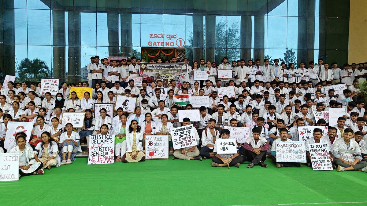 Kolkata doctor rape-murder: Junior doctors stage dharna in HIMS in Karnataka’s Hassan