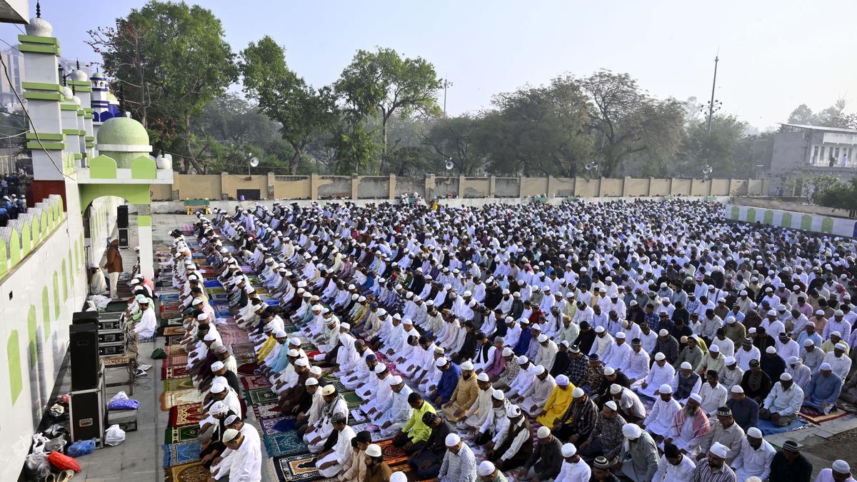 Muslims offer Id prayers in Uttam Nagar amid heavy police presence