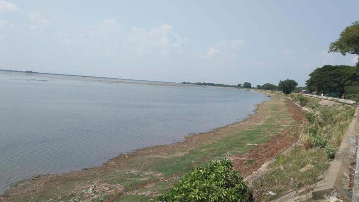 Water supply from Veeranam tank in Cuddalore to Chennai, stalled