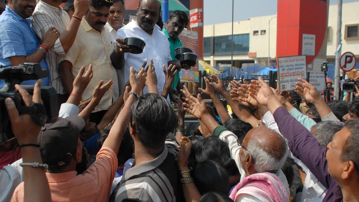 Siddaramaiah becomes longest-serving CM: Congress leaders and supporters distribute biryani and sweets in Shivamogga