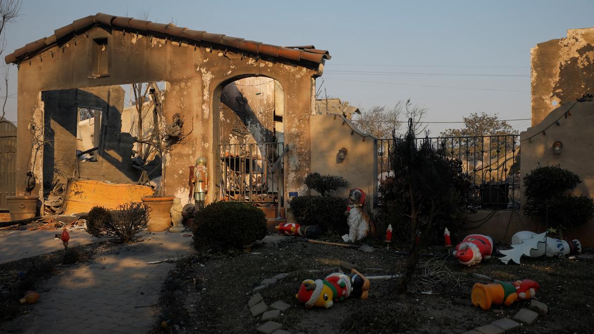 New LA-area fire prompts more evacuations as officials say thousands of homes, buildings have burned