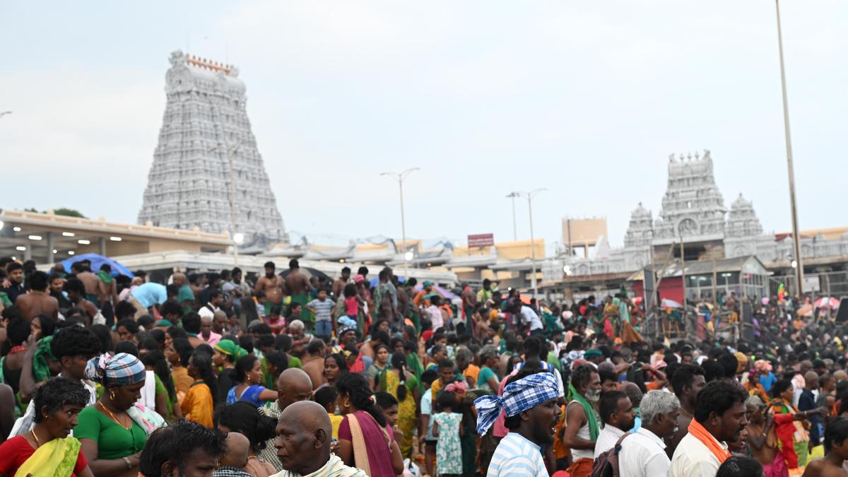 ‘Thai Poosam’ festival draws lakhs of devotees to Tiruchendur
