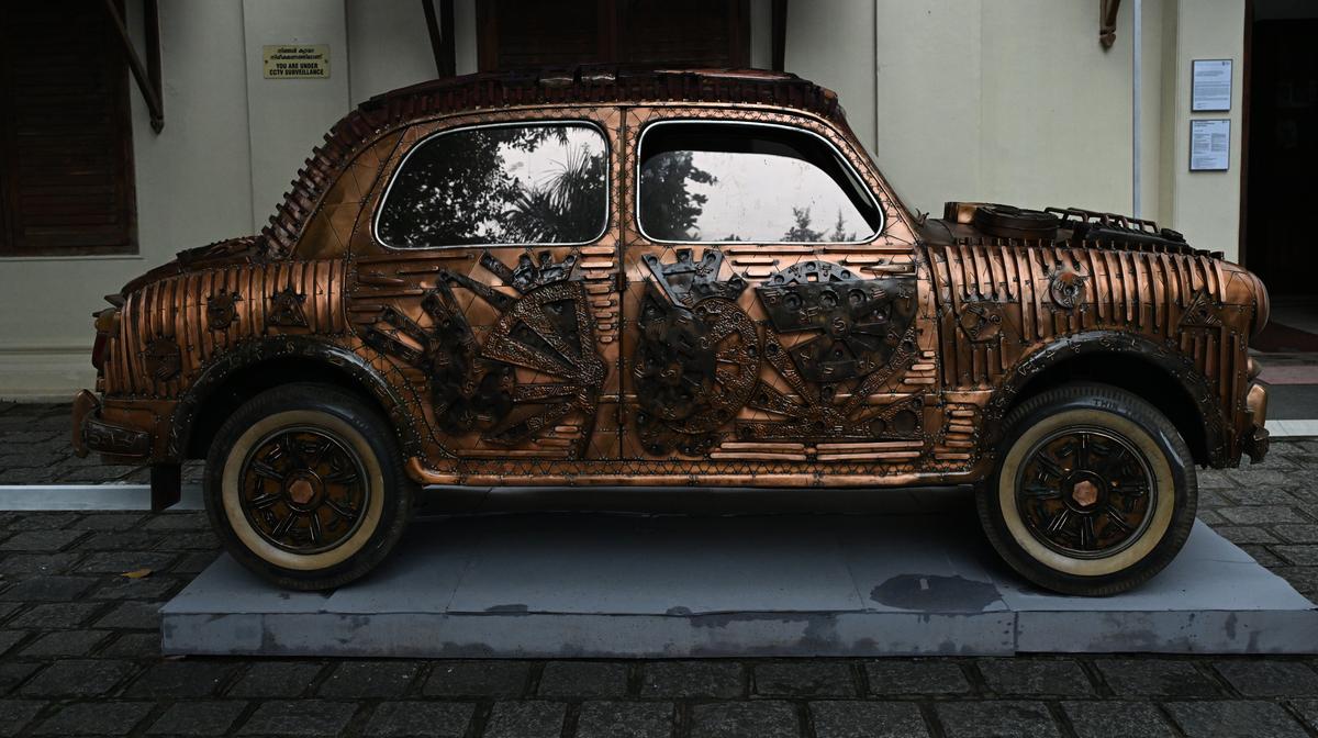 The installation, Arto Mobile