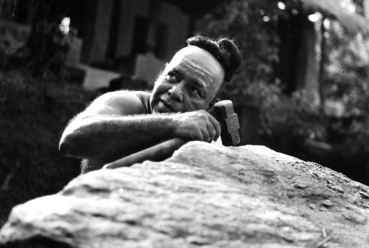 Thilakan in a still from ‘Perumthachan’ Thilakan in a still from ‘Perumthachan’