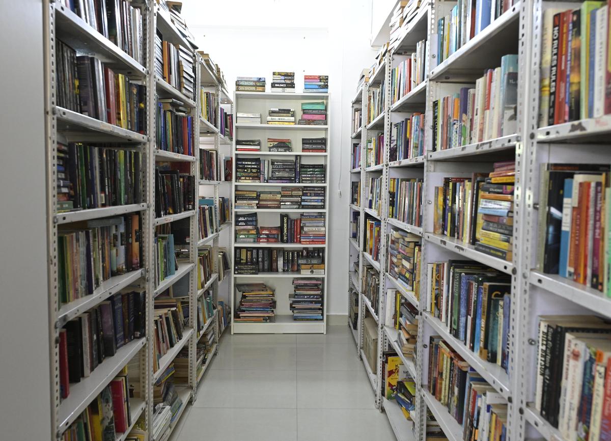Space filled with racks of books at AppuWorld Books and Toys Library 