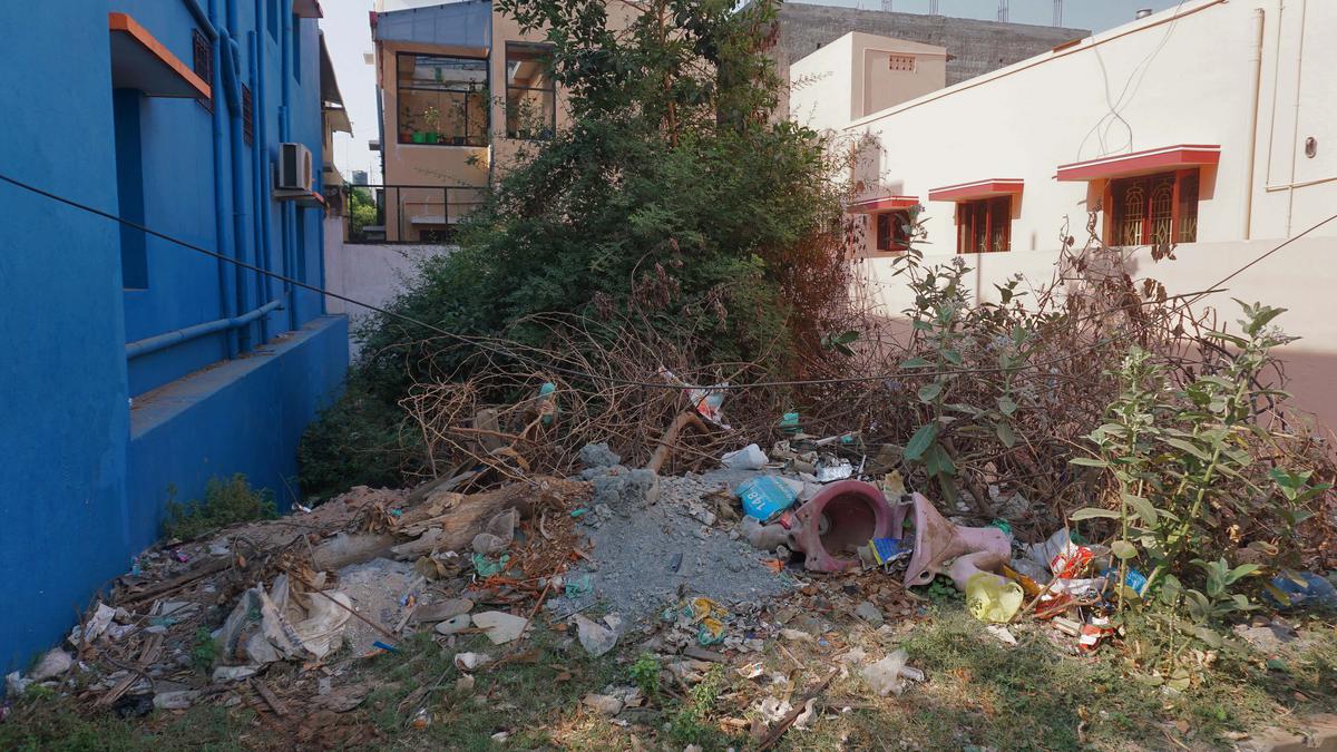 UT Matters: Poorly maintained vacant plots turn into garbage dumping grounds in Oulgaret