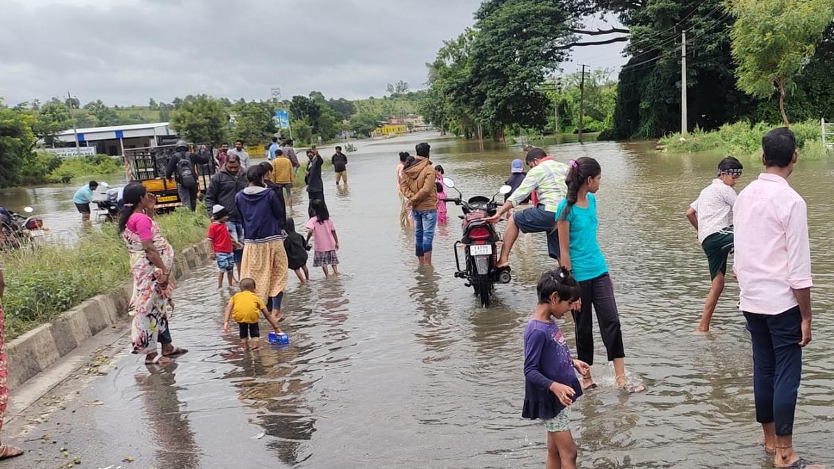 Overflowing Kabini reservoir inundates Mysuru-Nanjangud highway in south Karnataka