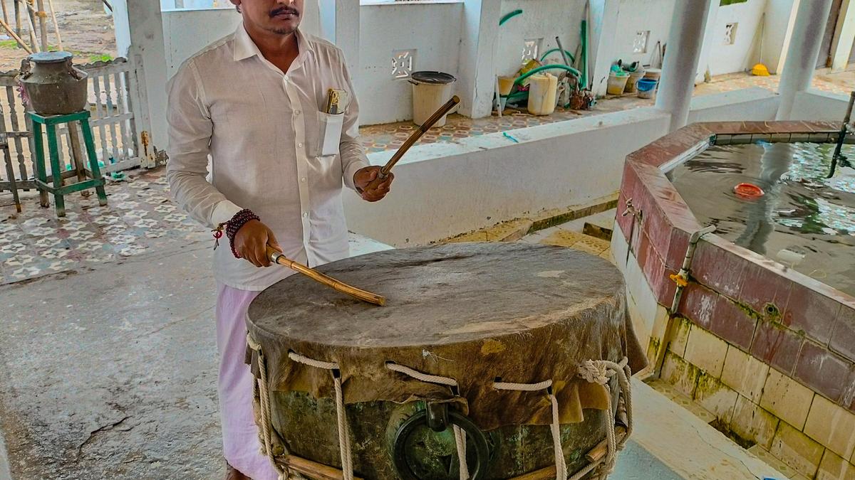 Ancient drum calls the faithful to prayer in Muthupettai mosque