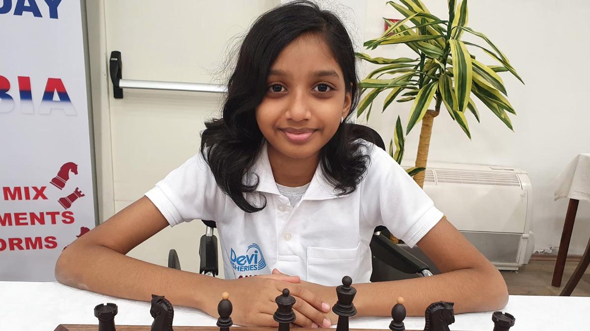 Visakhapatnam chess prodigy Alana meets EPDCL CMD