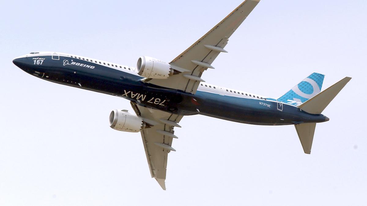 Upset over delay, passenger falsely tweets flight hijacked; arrested