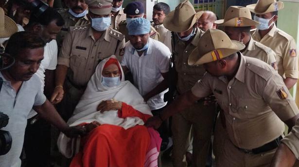 Police continue questioning of Karnataka seer Murugha Sharanaru in Chitradurga