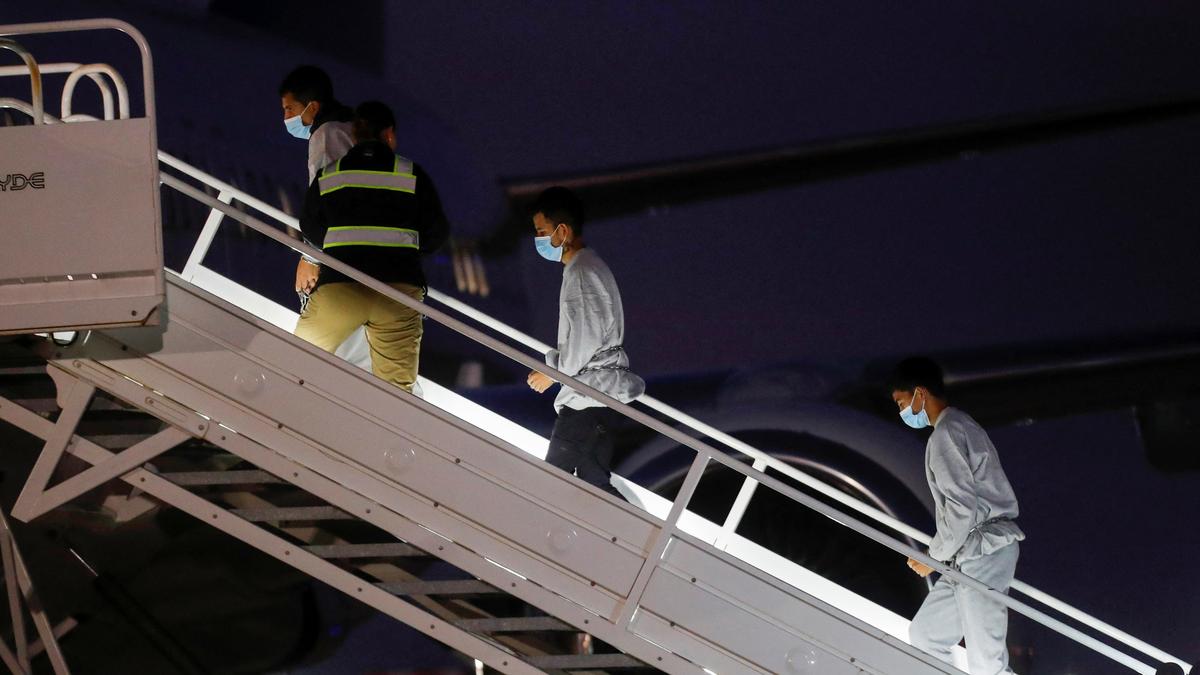 U.S. resumes deportation flights to Venezuela with more than 100 migrants on board