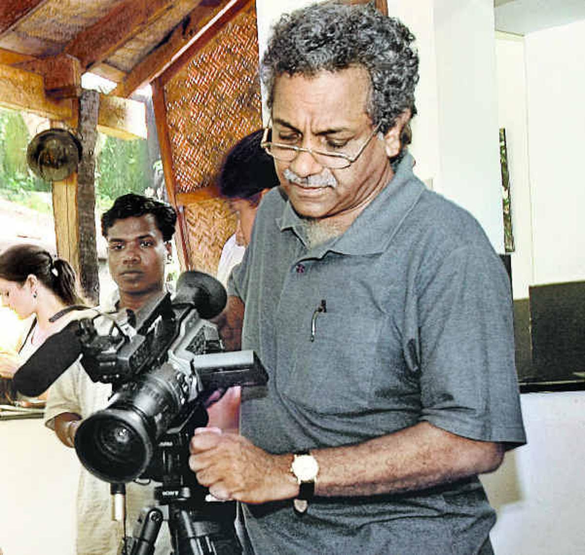 Shaji N. Karun during the making of the documentary on renowned artist K.G. Subramanyan at Kashi Art Cafe, Fort Kochi.