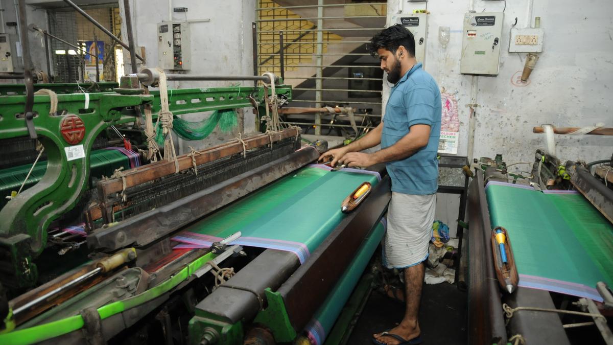 Powerloom weavers in Salem and Erode to go on strike on February 28 to protest IT rules amendment
