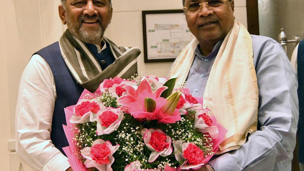 D.K. Shivakumar hosts dinner to mark six years as Karnataka Congress chief