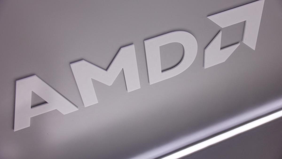 AMD shares rise as investors cheer AI-driven revenue growth targets