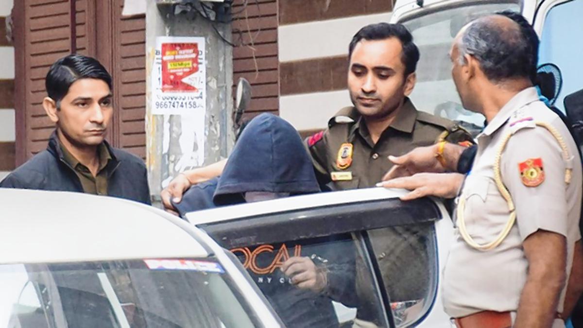 Mehrauli murder | Accused Aftab taken to forensic lab to record voice sample