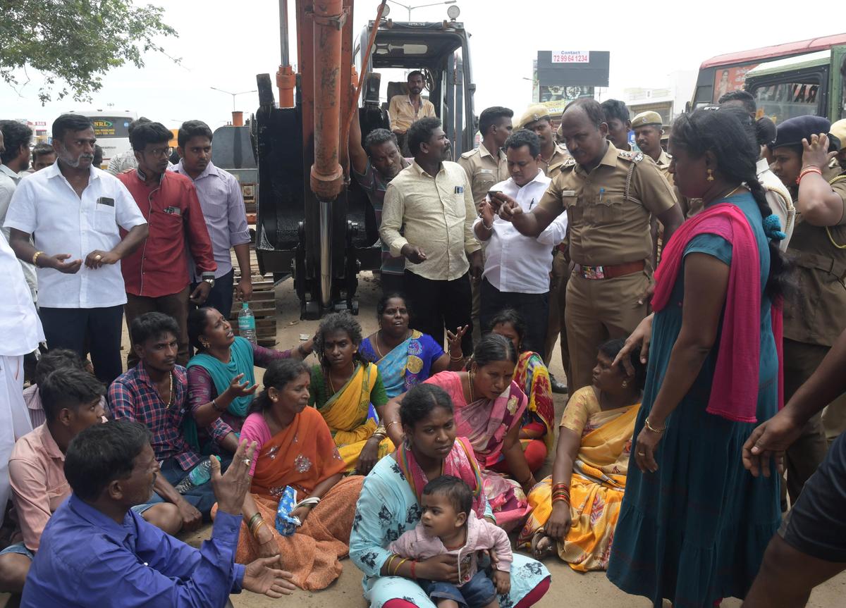 Encroachments on Inner Ring Road in Chennai’s Kolathur cleared amid