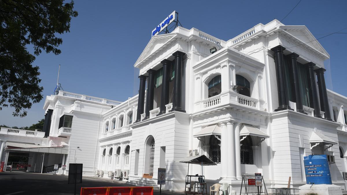 T.N. government transfers 33 Superintendent of Police-level officers across the State