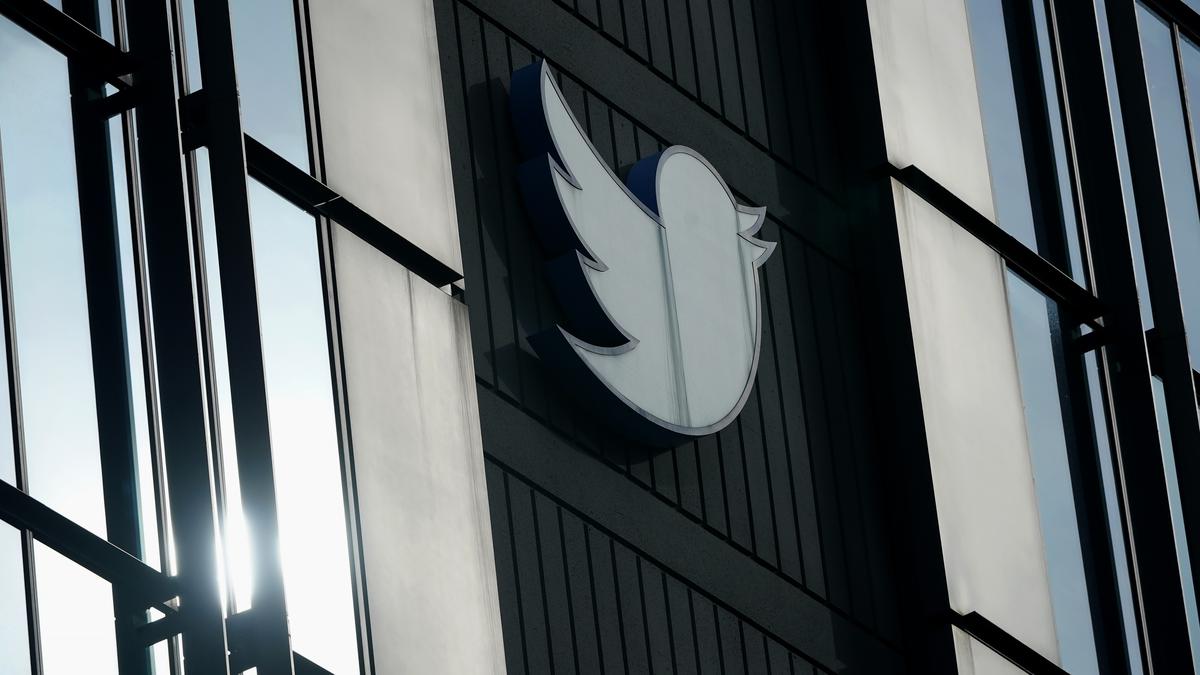 Twitter makes some source code public