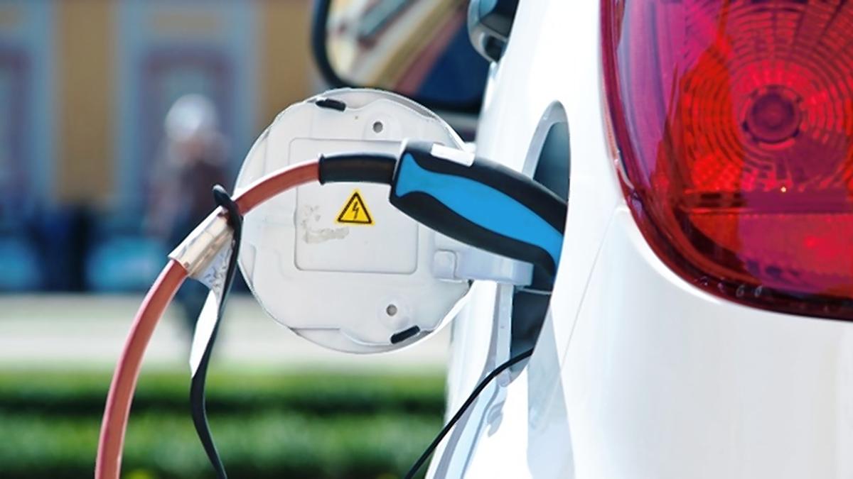 Should not EVs and Hybrids be treated equally for government subsidies?