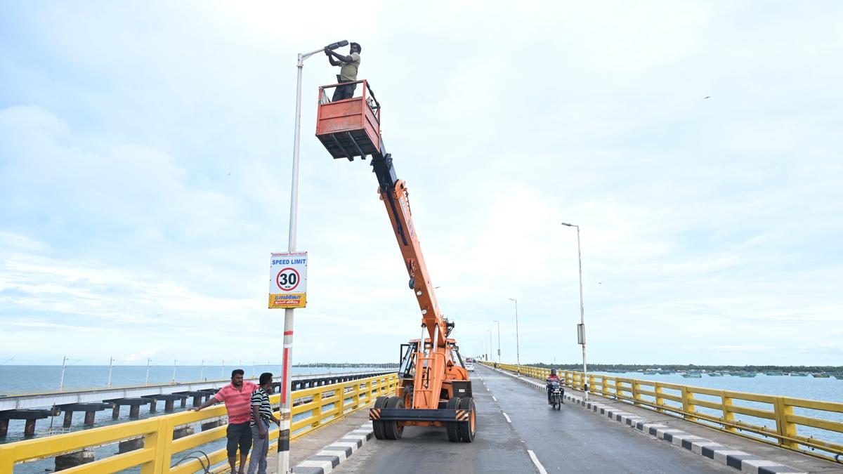Street lights on Pamban bridge being fixed by Rameswaram municipality