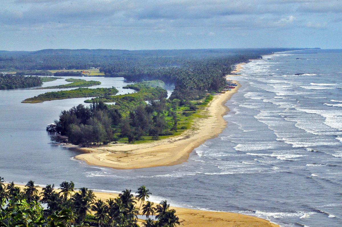 A picturesque scene of an estuary created by Sumana river which joins Arabian sea at Ottinene in Udupi district.  A picturesque scene of an estuary created by Sumana river which joins Arabian sea at Ottinene in Udupi district.