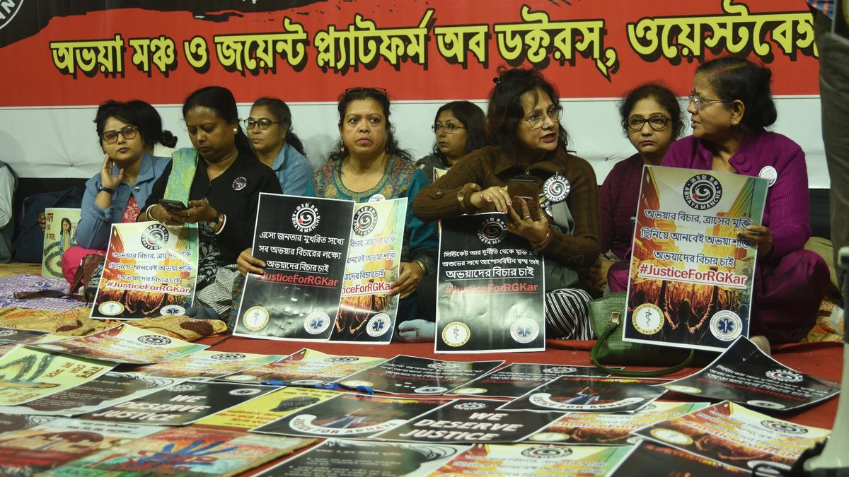 Doctors remain firm on demand to continue sit-in; delegation meets CBI officials