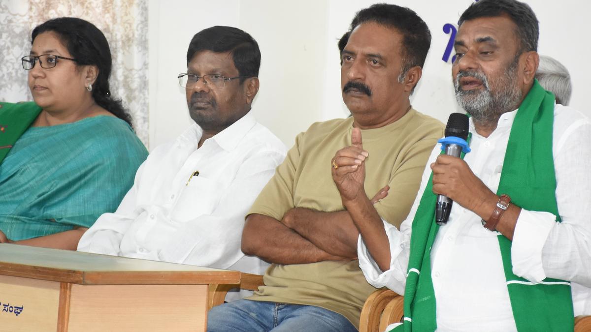 Farmers, dalit leaders flay govt. over Devanahalli land acquisition issue, call it betrayal of trust