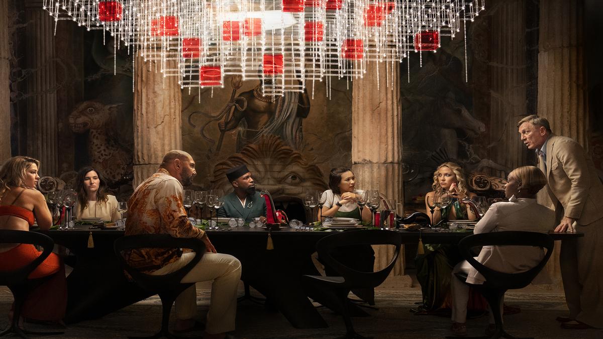 Netflix’s ‘Knives Out’ sequel ‘Glass Onion’ to play in major theatre