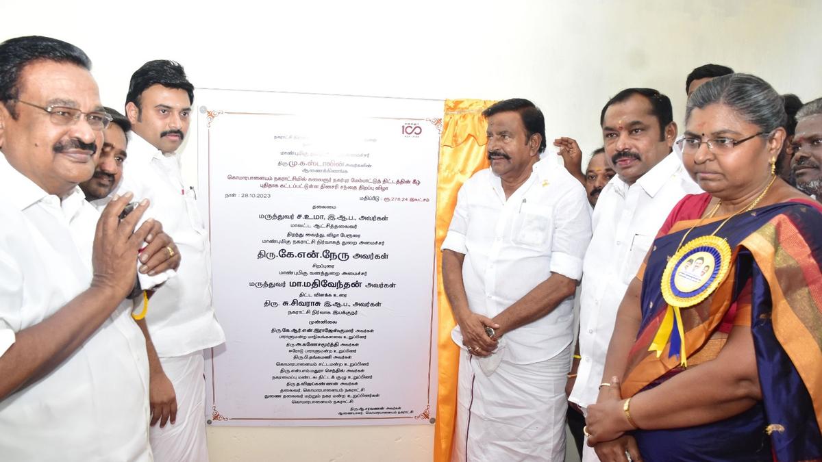 Ministers inaugurate daily shandy at Komarapalayam Municipality in Namakkal district