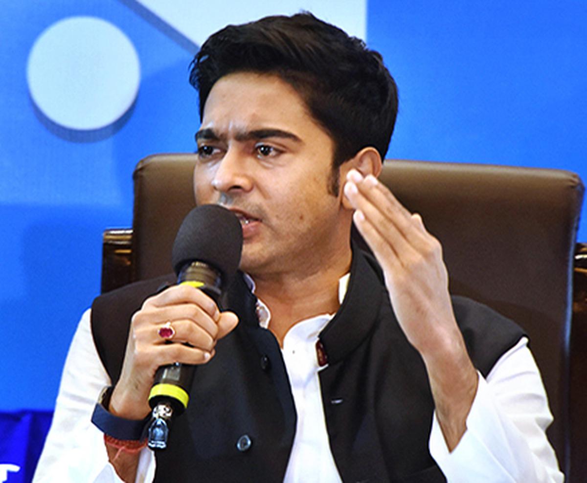 Abhishek Banerjee points finger at 'mafia-Minister nexus' with purported photo of Prahlad Joshi