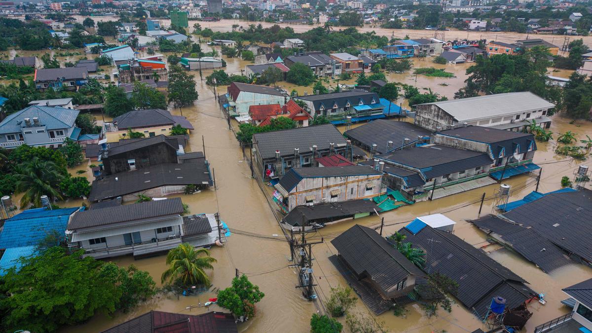 Death toll rises to 33 due to floods in southern Thailand