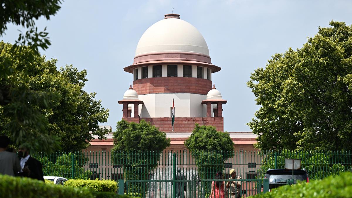 https://th-i.thgim.com/public/incoming/wsojwy/article69888122.ece/alternates/LANDSCAPE_1200/SUPREME%20COURT%20%202.JPG